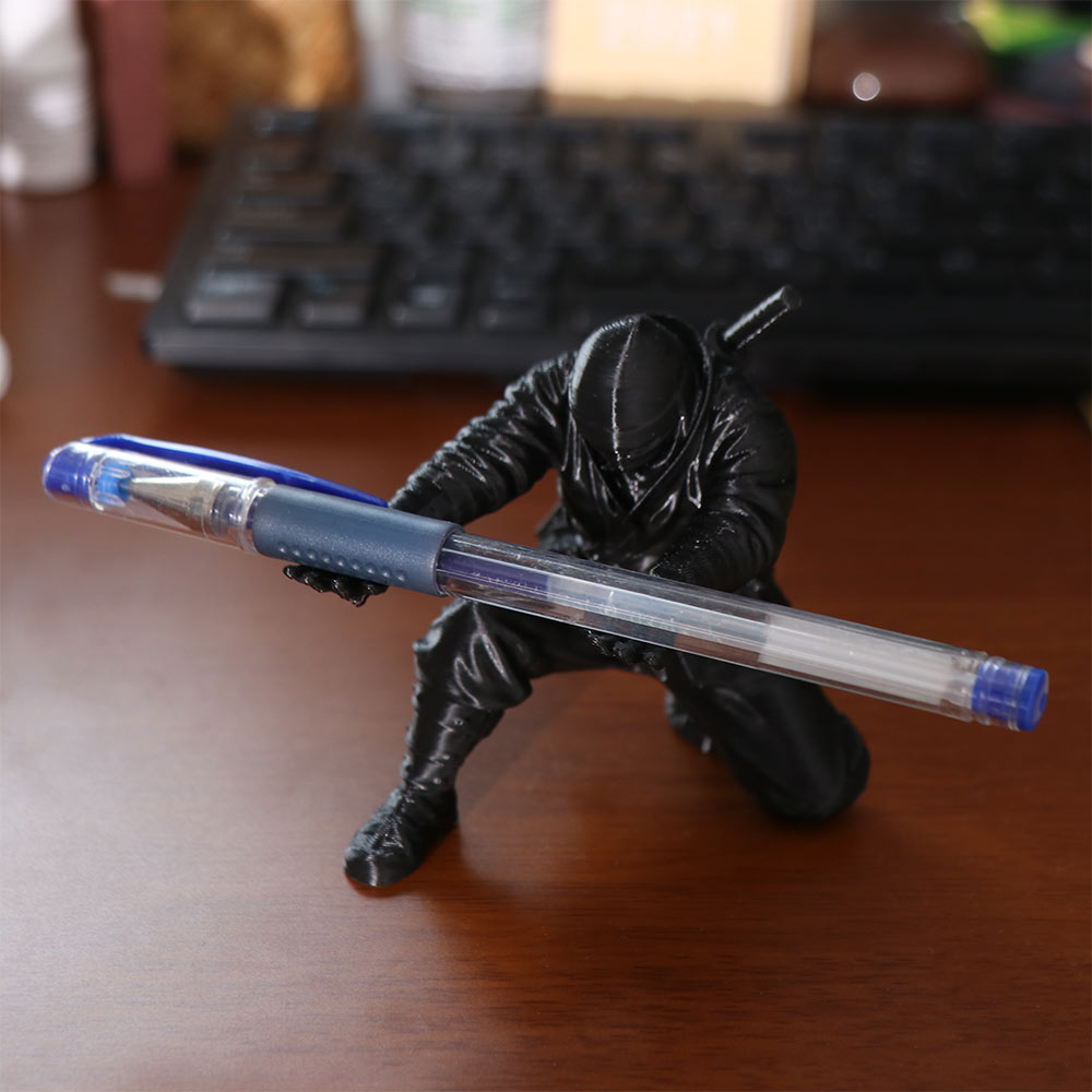 3D Printing Holder - ของตกแต่งนินจาสุดฮา ดีไซน์สร้างสรรค์ ของตกแต่งนักรบพิมพ์ 3 มิติอเนกประสงค์ ที่วางปากกา